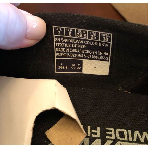 SKECHERS - NWTIB - M Sz 7W -Go Walk Max Performance Sneakers/Black w/White Soles - Picture 12 of 15